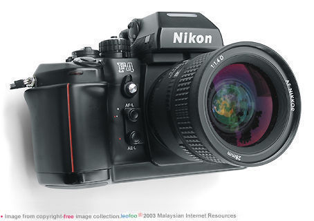 Nikon F4 w/28mmf 1.4.jpg (30k) Loading ...