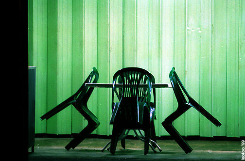 Empty Chair.jpg (23k) Loading...