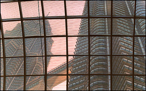 Petronas Twin Tower.jpg (67k) Loading...