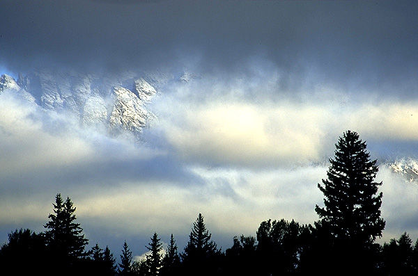 Tetons.JPG (51k) Loading ...