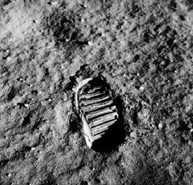 1st foot print on the moon.