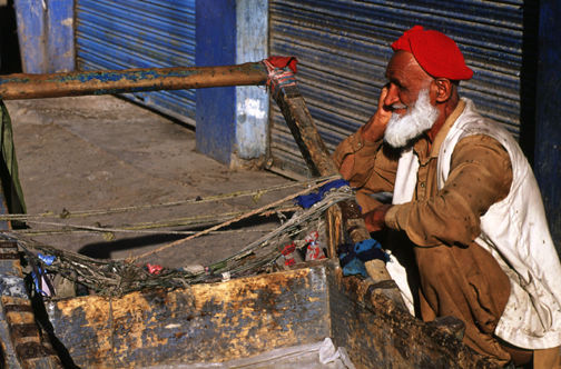 Pakistan Trip, old man.jpg (57K) Loading...