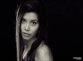 Potraiture with short telephoto lens